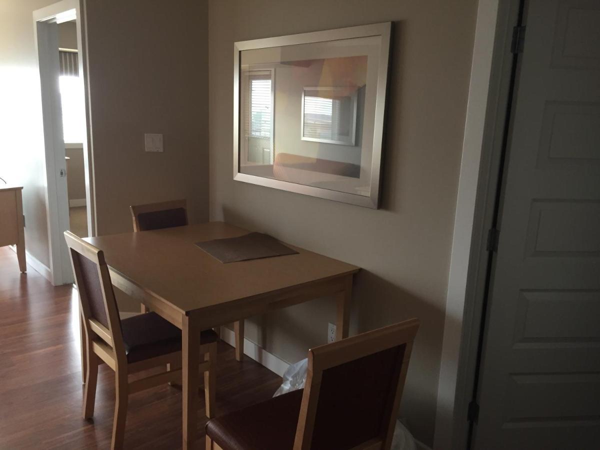 Clearwater Residence Hotel Timberlea Fort Mcmurray Bagian luar foto