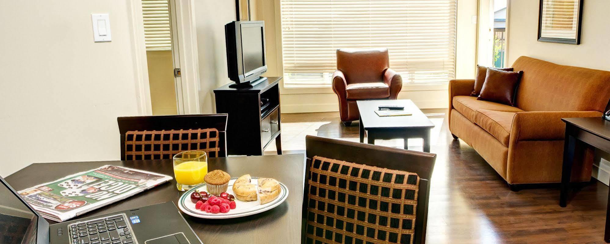 Clearwater Residence Hotel Timberlea Fort Mcmurray Bagian luar foto